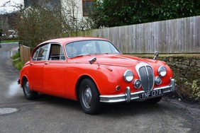 1963 Daimler V8 250