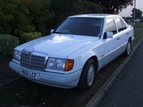 1991 Mercedes-Benz 200 E