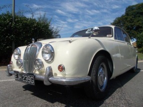 1968 Daimler V8 250