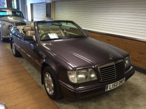 1983 Mercedes-Benz E 220