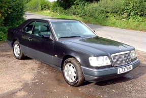 1993 Mercedes-Benz E 220