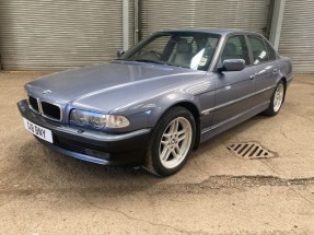 2000 BMW 735i