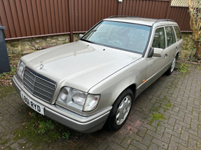 1993 Mercedes-Benz E 220