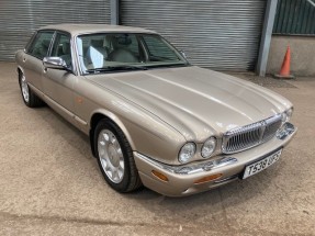 1999 Daimler V8