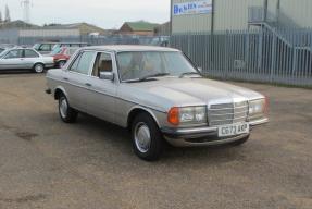 1985 Mercedes-Benz 200