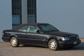 1995 Mercedes-Benz E 200