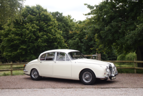 1969 Daimler V8 250