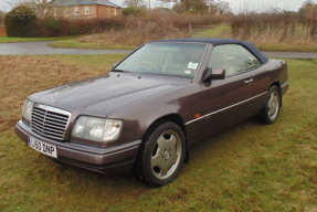 1993 Mercedes-Benz E 220