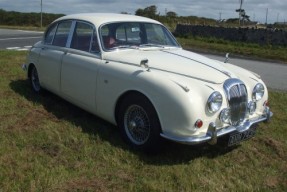 1969 Daimler V8 250