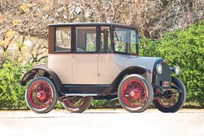 1920 Detroit-Electric Model 82