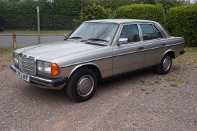 1985 Mercedes-Benz 200