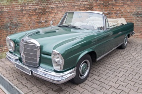 1963 Mercedes-Benz 220 SEb Cabriolet