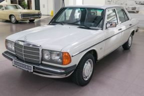 1983 Mercedes-Benz 200