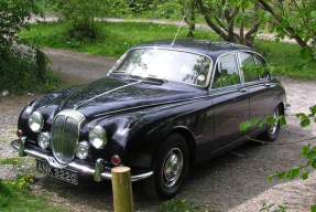 1969 Daimler V8 250