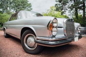 1961 Mercedes-Benz 220 SE Coupe