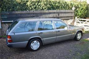 1993 Mercedes-Benz E 220