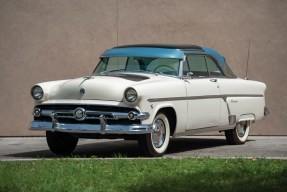 1954 Ford Crestline