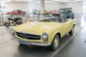 1966 Mercedes-Benz 230 SL