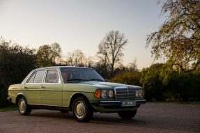 1977 Mercedes-Benz 250