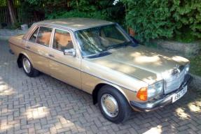 1984 Mercedes-Benz 200