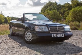 1993 Mercedes-Benz E 220