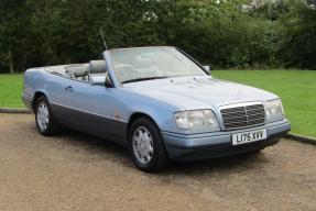 1993 Mercedes-Benz E 220