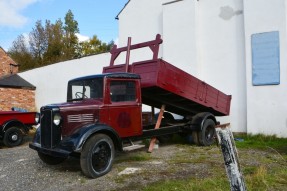 1937 Bedford WTL