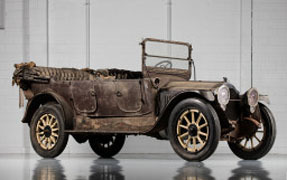 1915 Packard 1-35