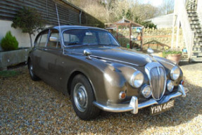 1969 Daimler V8 250