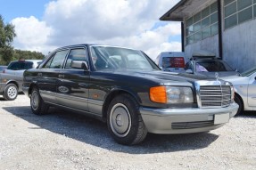 1990 Mercedes-Benz 300 SE