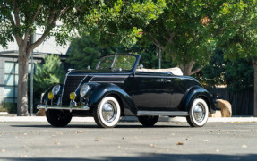 1937 Ford DeLuxe