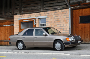 1990 Mercedes-Benz 300E