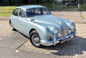 1966 Daimler V8 250