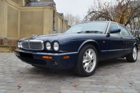 2000 Jaguar XJ8