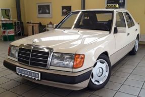 1990 Mercedes-Benz 200 E