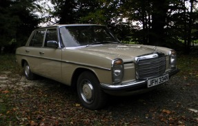 1975 Mercedes-Benz 200