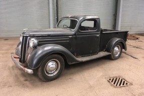 1951 Ford Pilot V8