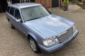 1993 Mercedes-Benz E 200