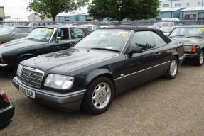 1994 Mercedes-Benz E 220