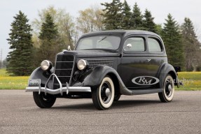 1935 Ford DeLuxe