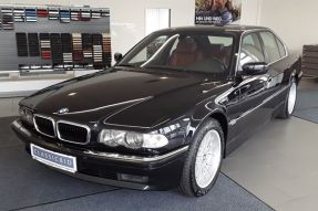 2000 BMW 740i