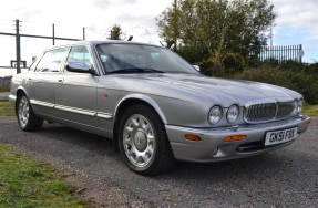 2001 Daimler Super V8