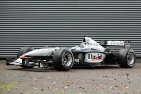 2001 McLaren MP4-16