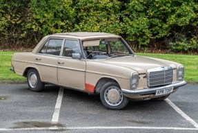 1975 Mercedes-Benz 230