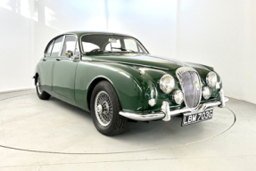 1969 Daimler V8 250