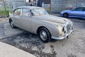 1968 Daimler V8 250