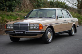 1983 Mercedes-Benz 200