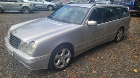 2002 Mercedes-Benz E 220