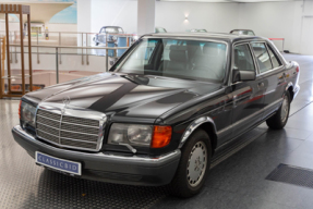 1989 Mercedes-Benz 560 SEL