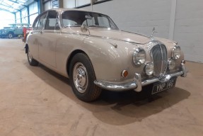 1969 Daimler V8 250